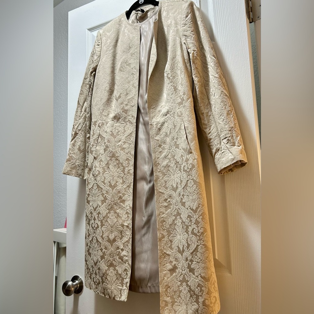 Anne Klein Elegant Gold Brocade 2 Piece Suit 8